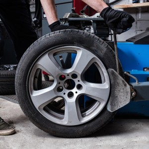 R16 wheel mounting and balancing 1 pcs.