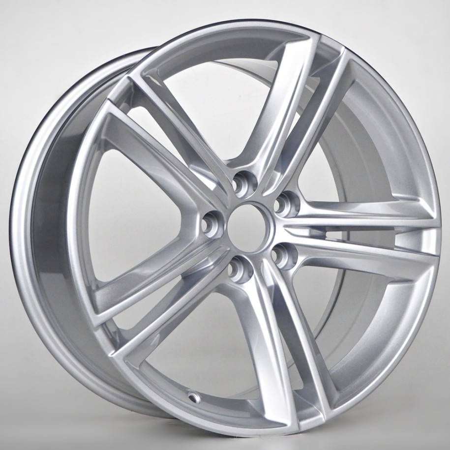 Ratlankis Varn 8X18 5X108 ET42 63,4 Silver